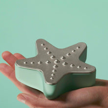 Load and play video in Gallery viewer, The Scratch Star. Cooling finger-nail like bump plate to mimic scratching and cool itching. Medical grade product. Skin inflammation treatment home remedy. Fighting eczema naturally.
